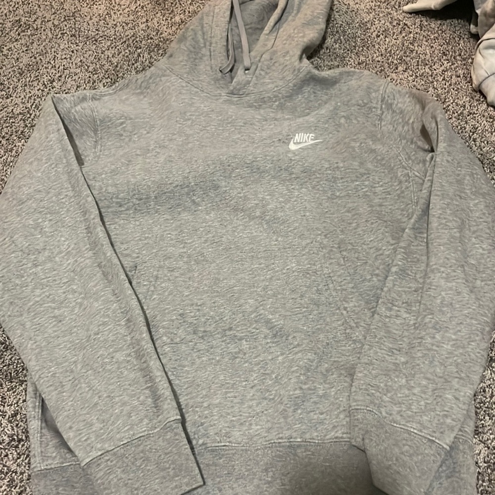Gray nike sweatshirt
